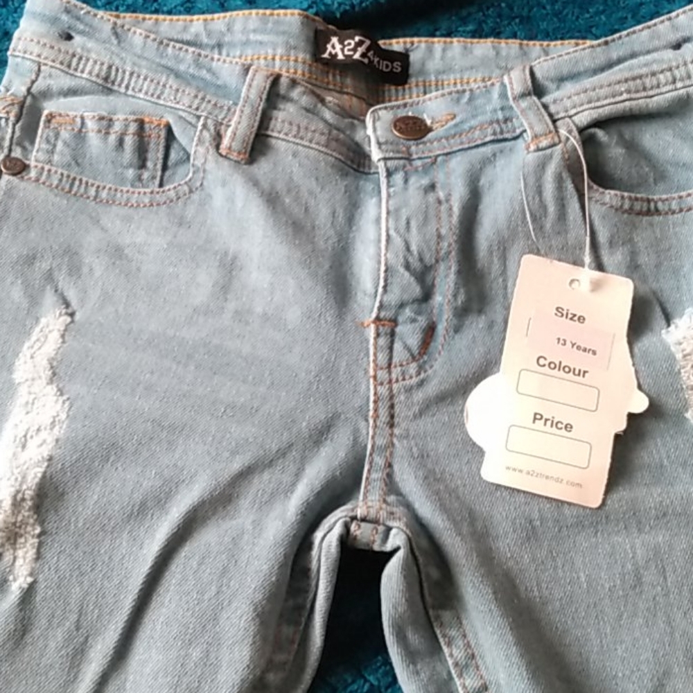 Kids ripped jeans